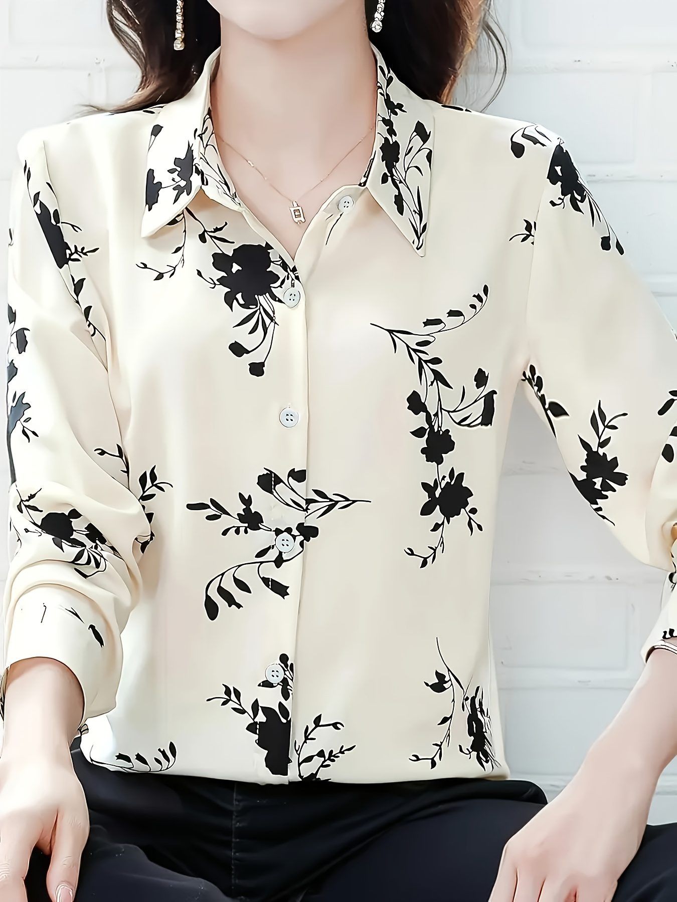 Women's Floral Print Collar Blouse - & Black Elegant Shirt, Machine Washable Non-Stretch Top for Spring Summer Fall, Versatile Casual to Formal Wear, Floral Print Blouse, Sophisticated Casual Wear, Detailed Button Placket, Fall Wardrobe, Breathable Material, Print Shirt, Office Wear